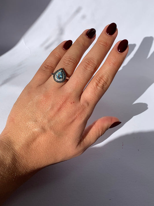 Anello in topazio blu e spinello nero di argento 925 / Felicità e vitalità