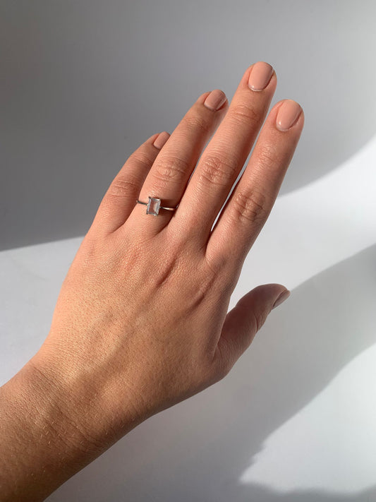 Anello regolabile in quarzo rosa di argento 925 / Amore ed autostima