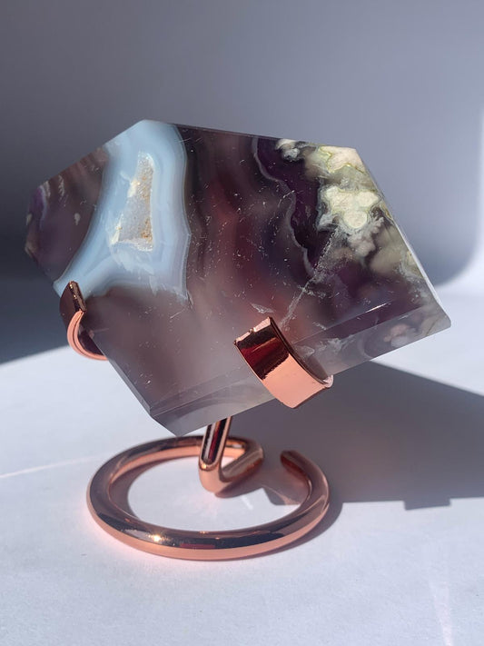 Lastra in agata su stand / Protezione ed armonia