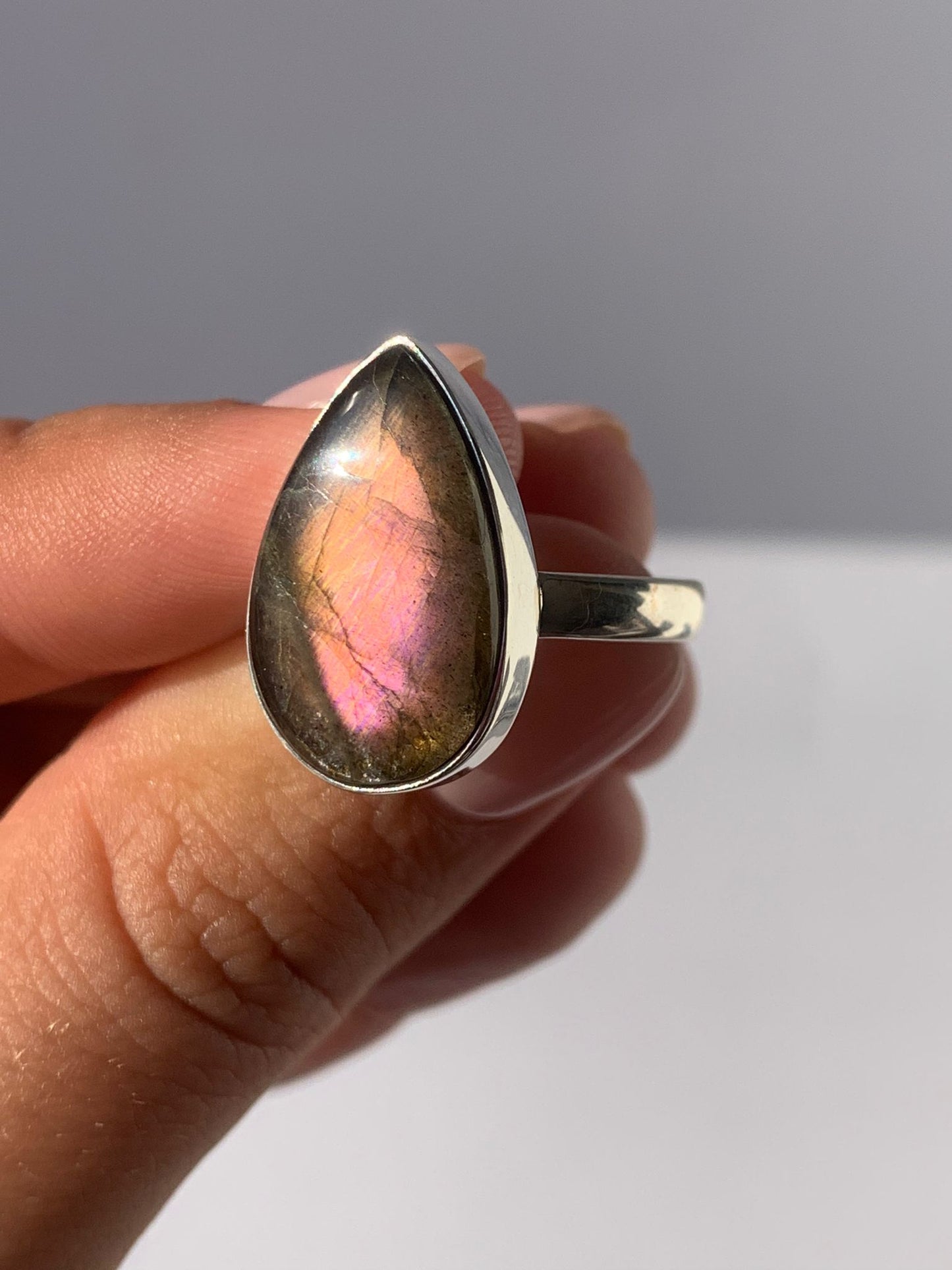 Adjustable Labradorite Ring in 925 Silver / Intuition and Transformation