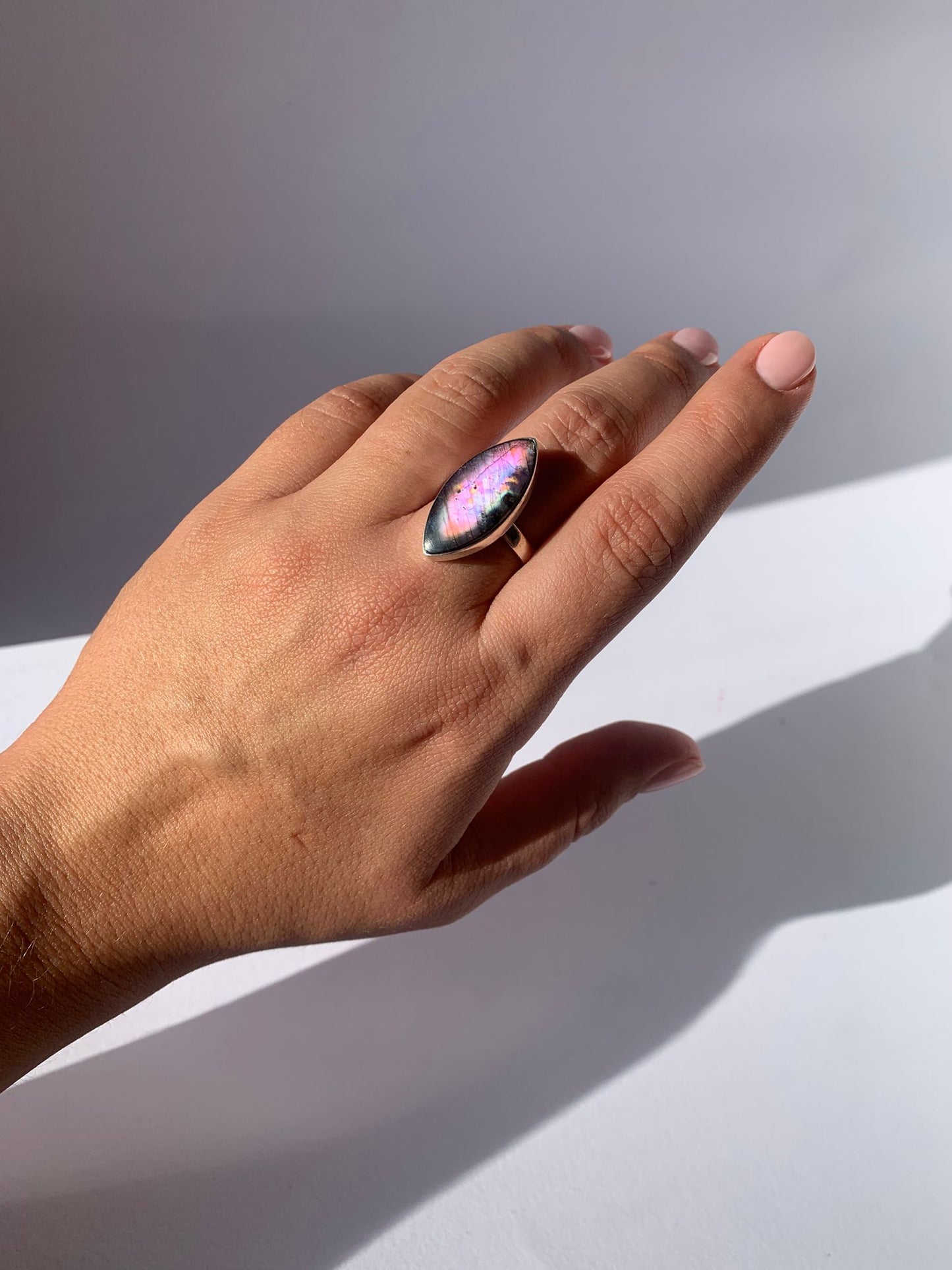 Adjustable Labradorite Ring in 925 Silver / Intuition and Transformation