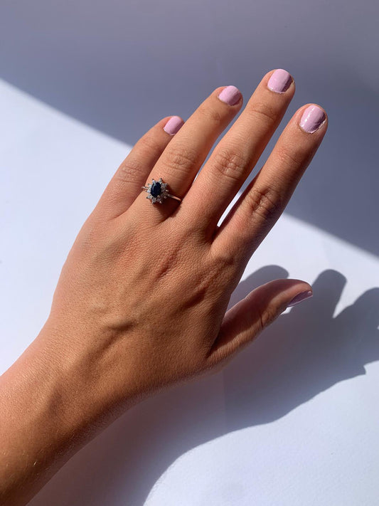 Anello in zaffiro blu di argento 925 / Energia e determinazione