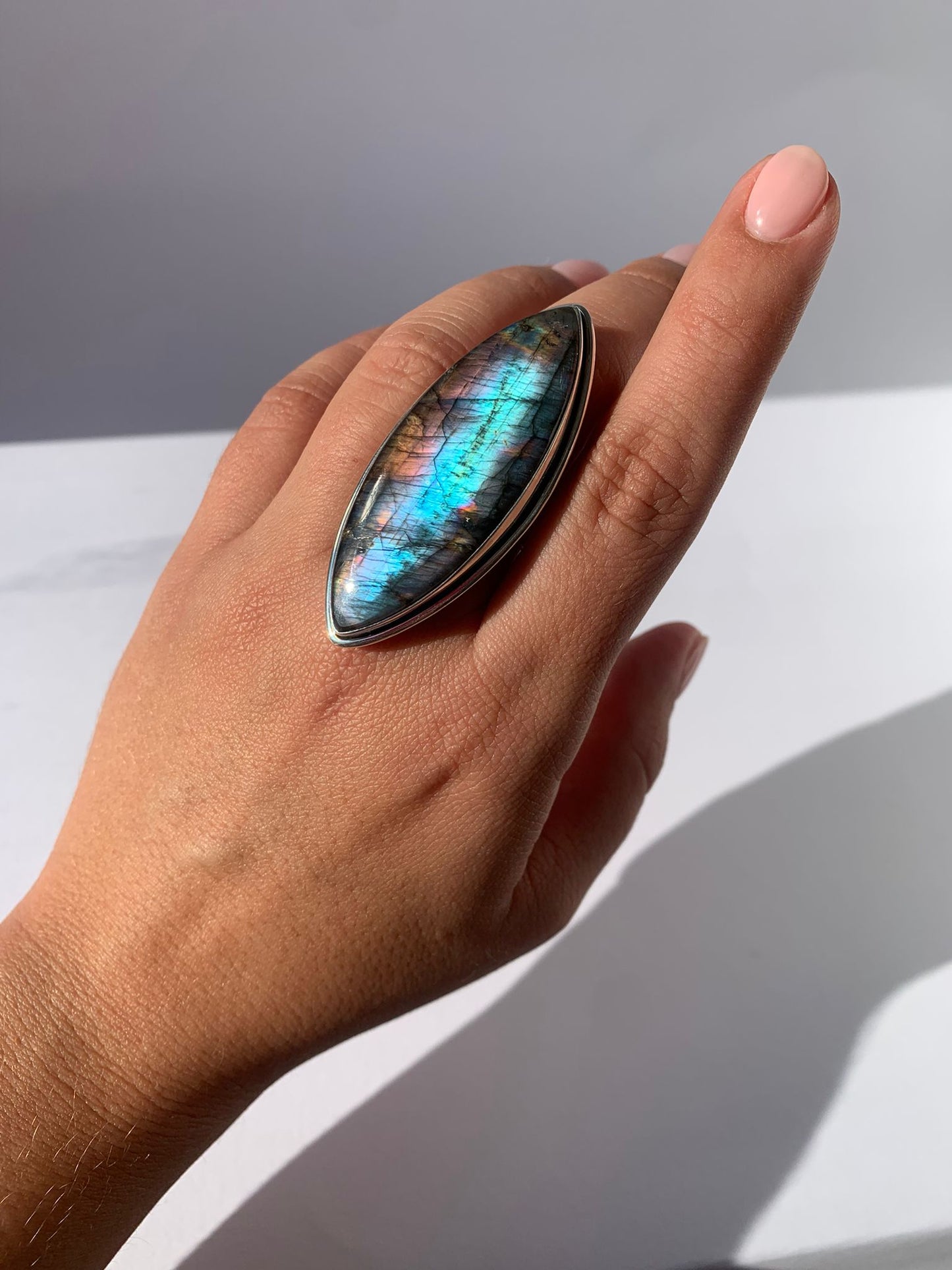 Anello regolabile in labradorite di argento 925 / Intuizione e trasformazione