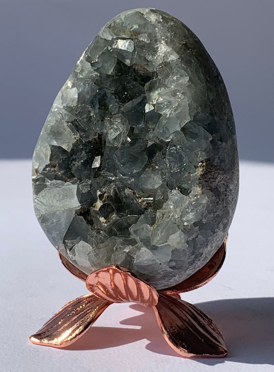 Uovo in celestina blu grezza con stand / Spiritualità e meditazione