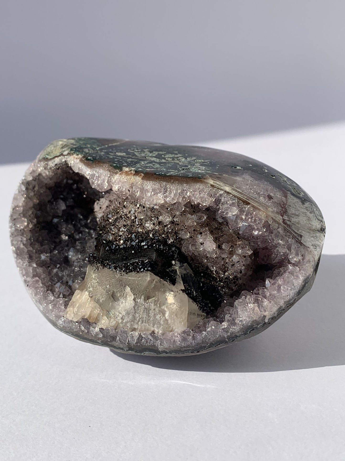 Geode di ametista 836 gr / Rilassamento ed equilibrio