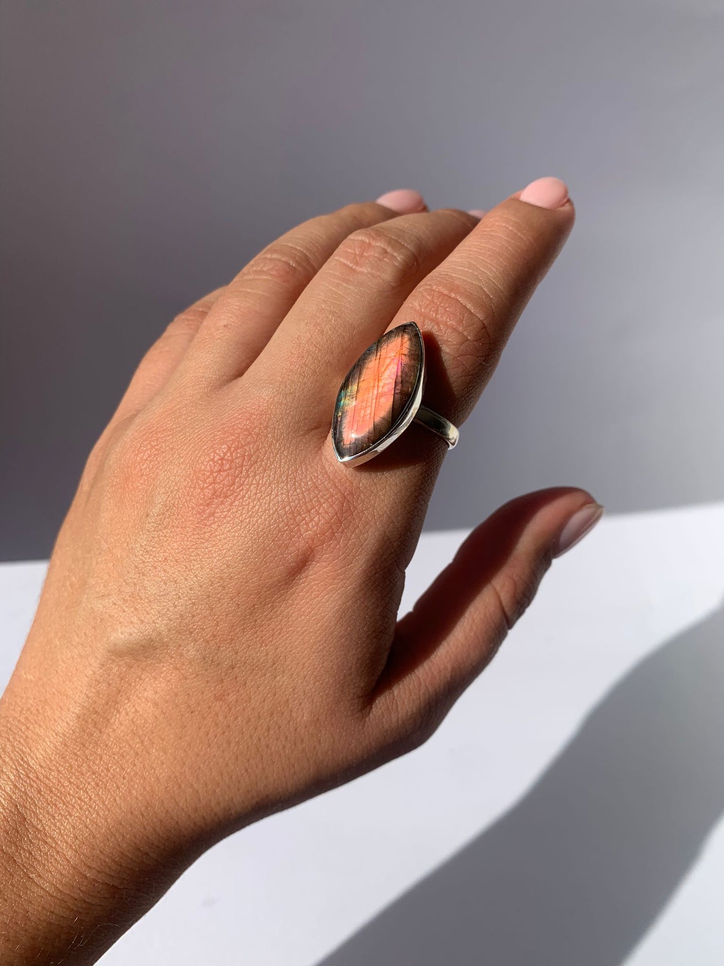 Adjustable Labradorite Ring in 925 Silver / Intuition and Transformation