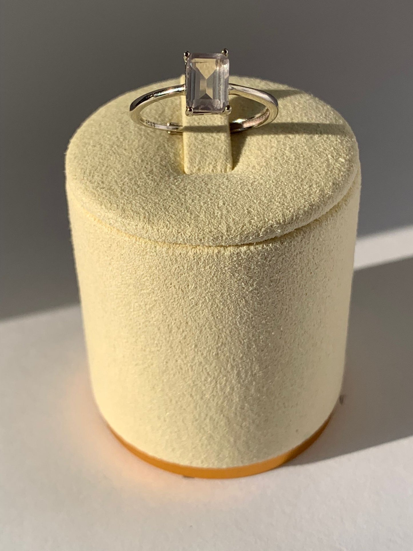 Anello regolabile in quarzo rosa di argento 925 / Amore ed autostima