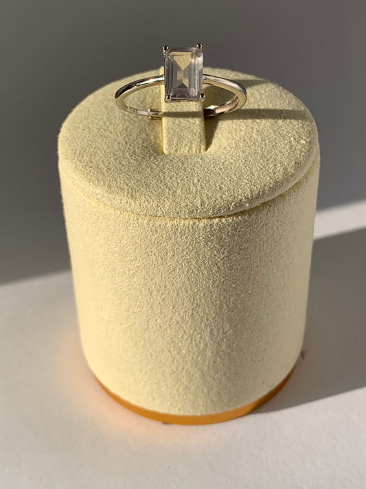Anello regolabile in quarzo rosa di argento 925 / Amore ed autostima