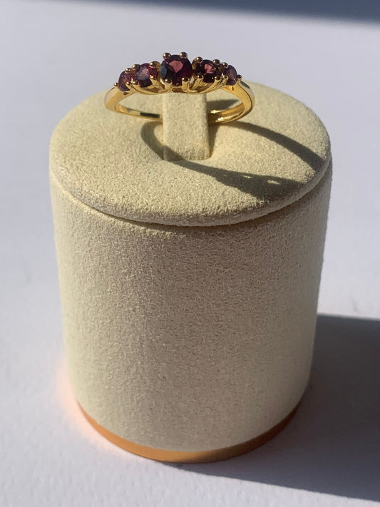 Anello regolabile in rodolite di argento 925 placcato oro / Coraggio e romanticismo