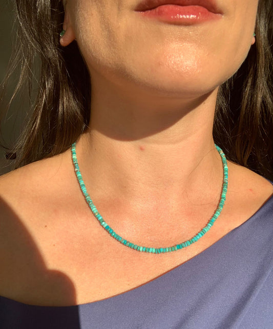 Girocollo in 51 carati di turchese con chiusura regolabile di argento 925 / Prosperità e protezione