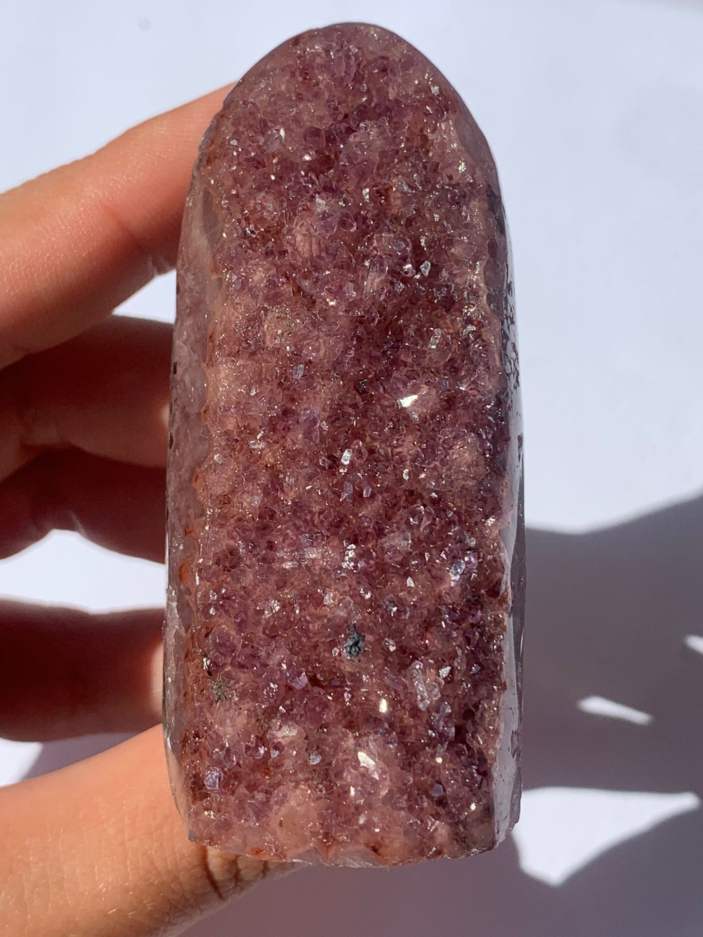 Standing cut-base of amethyst sugar rainbow 734 gr / Relaxation and balance