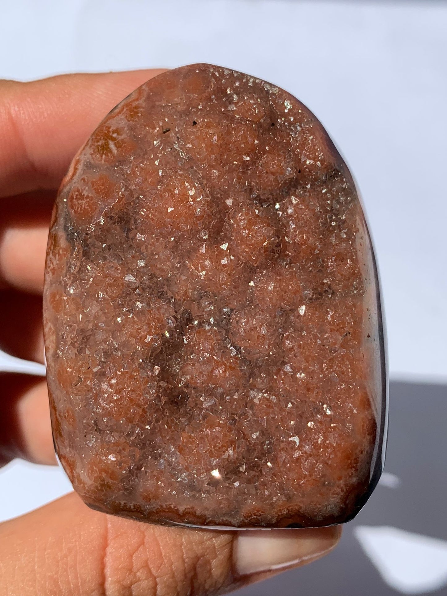 Standing cut-base of amethyst sugar rainbow 734 gr / Relaxation and balance