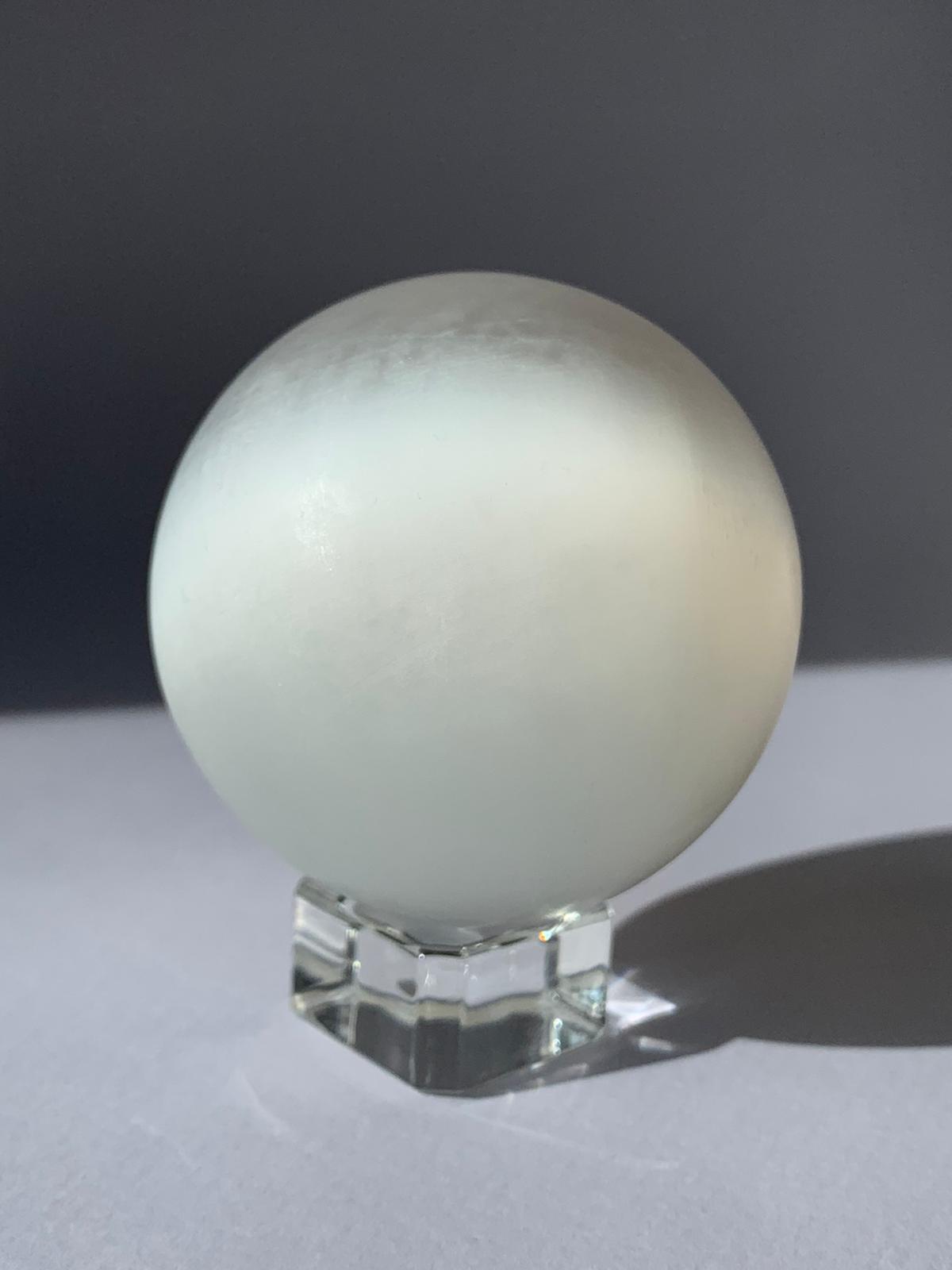 Esfera selenita 280 gr / Bienestar y tranquilidad