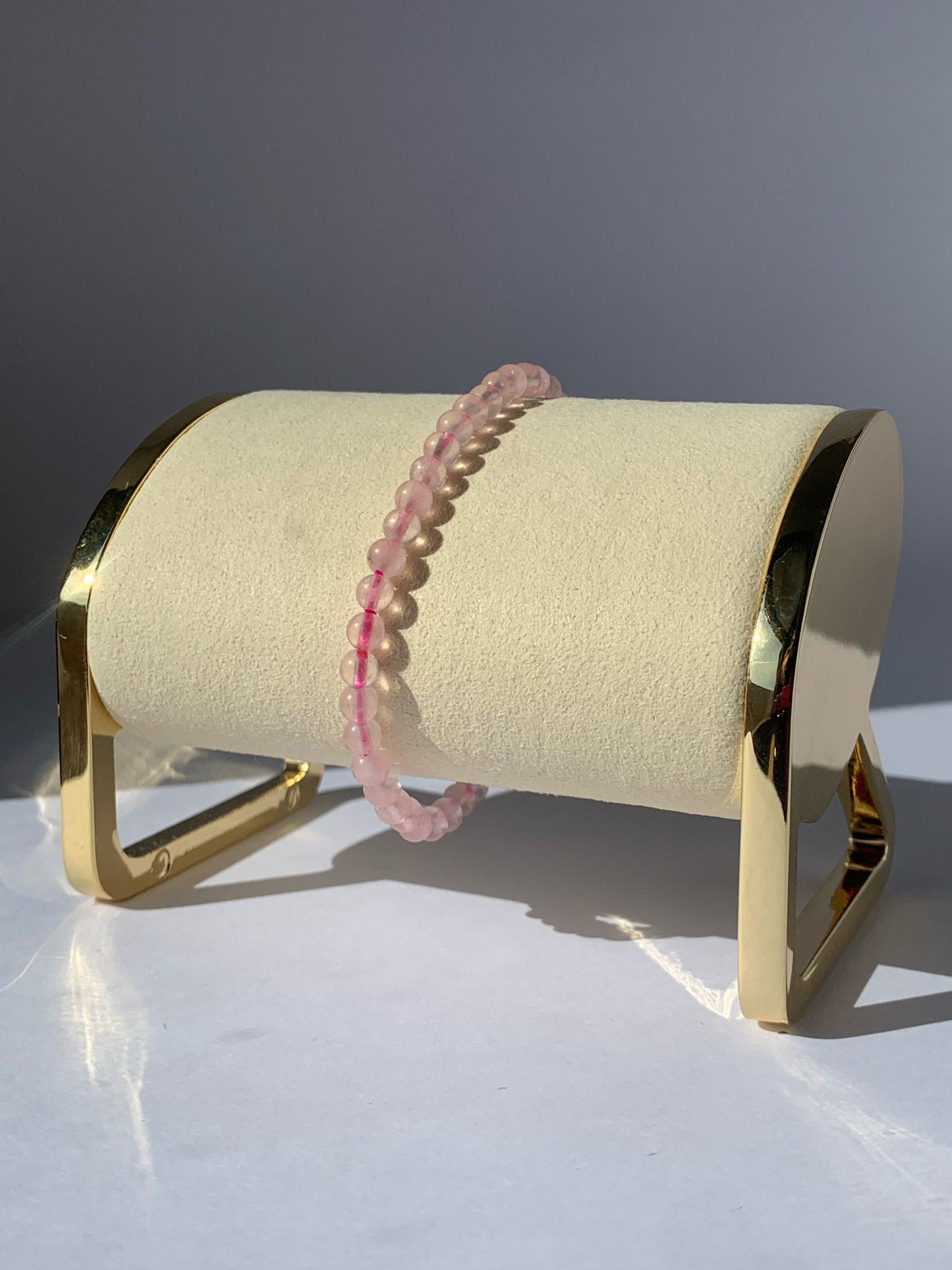 Bracciale elasticizzato in quarzo rosa di 4mm / Amore e autostima