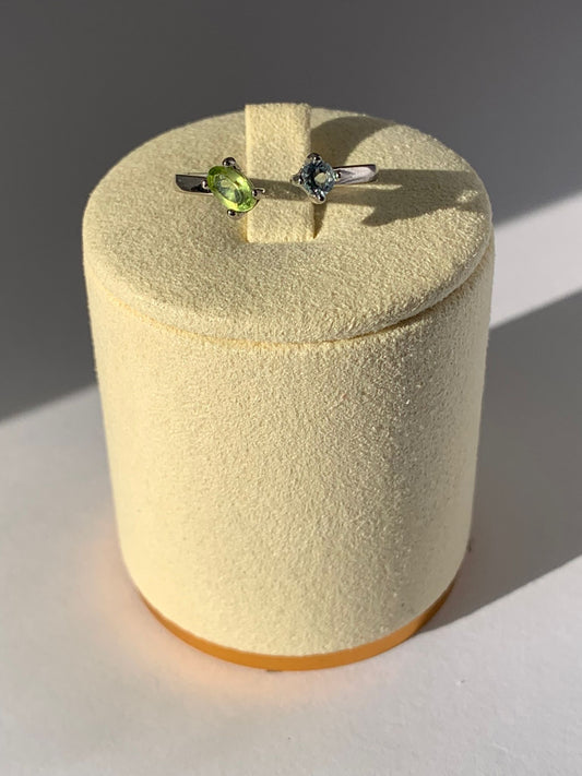 Anello in peridoto e topazio blu di argento 925 / Armonia e tranquillità