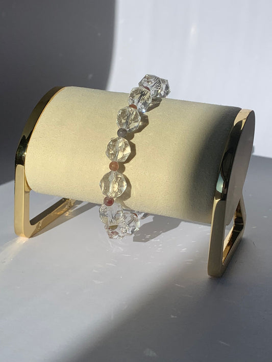 Bracciale elastico in quarzo ialino sfaccettato con tormalina / Purificazione e protezione