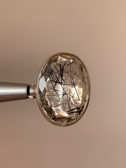 Anello regolabile in quarzo tormalinato di argento 925 / Protezione e radicamento