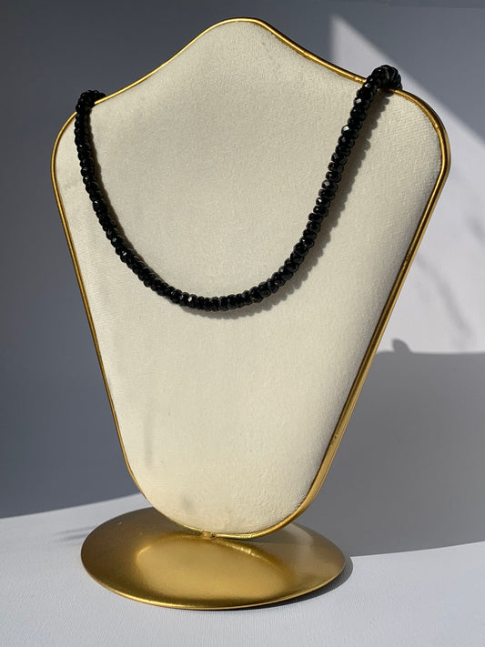 Girocollo in tormalina nera con chiusura regolabile di argento 925 / Purificazione e protezione