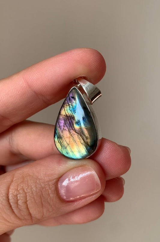 Ciondolo in labradorite (Spettrolite) di argento 925 / Intuizione e trasformazione