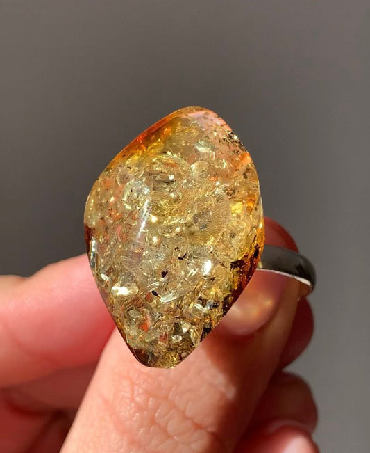 Anello regolabile in ambra baltica di argento 925 / Ottimismo e fiducia