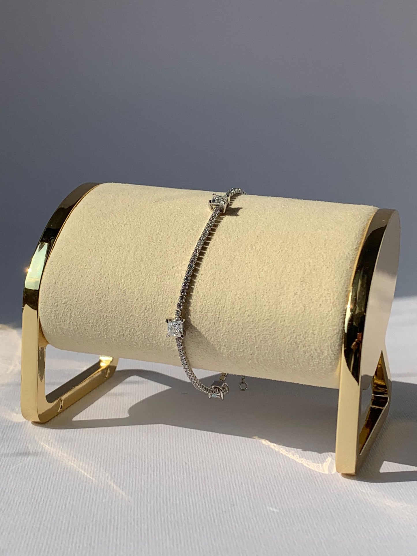 Bracciale tennis taglio principessa da 0.40 CT di moissanite certificata su argento 925 rodiato con chiusura regolabile (Colore D, Chiarezza VVS1)/ Potenziale interno e prosperità