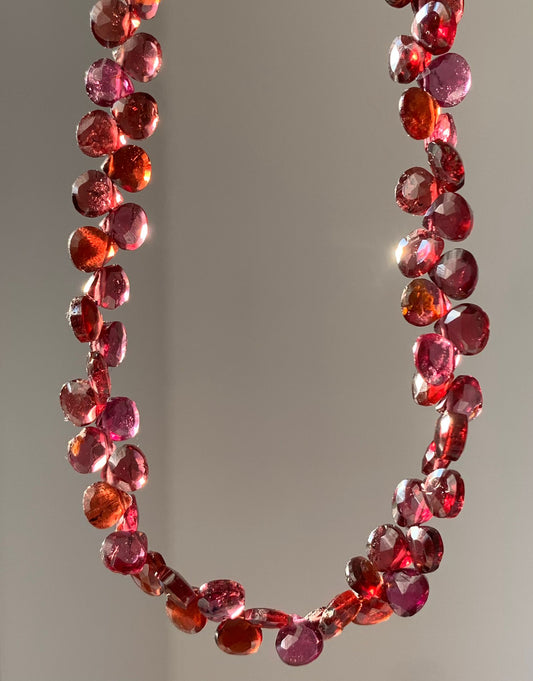 Collana regolabile in granato con chiusura in acciaio inossidabile / Energia e passione
