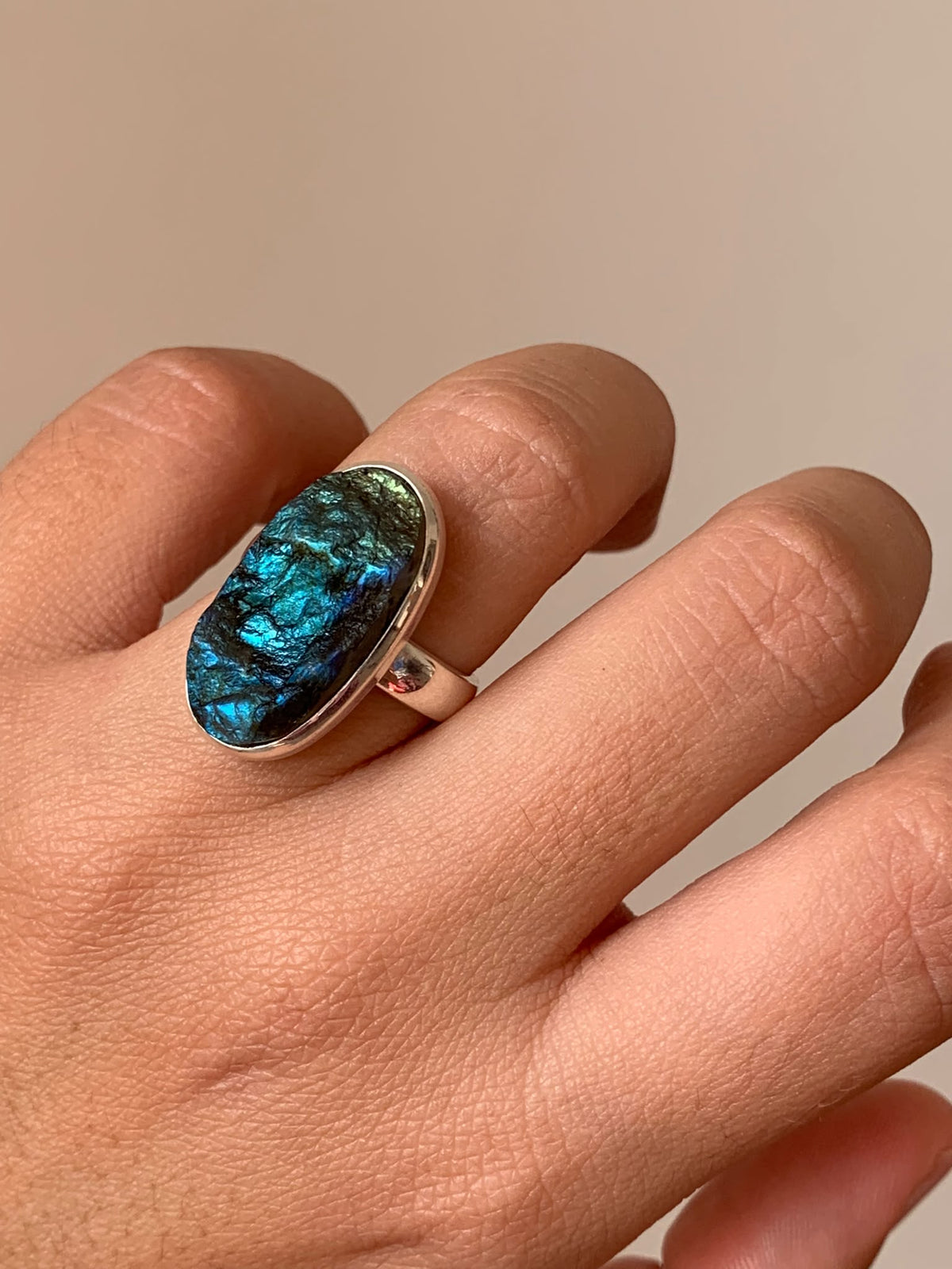 Adjustable Labradorite Ring in 925 Silver / Intuition and Transformation