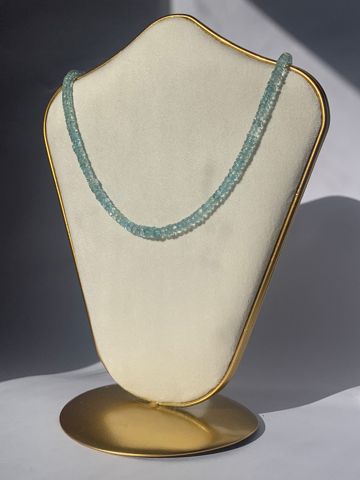 Girocollo in 80 carati di acquamarina con chiusura regolabile di argento 925 / Armonia e tranquillità