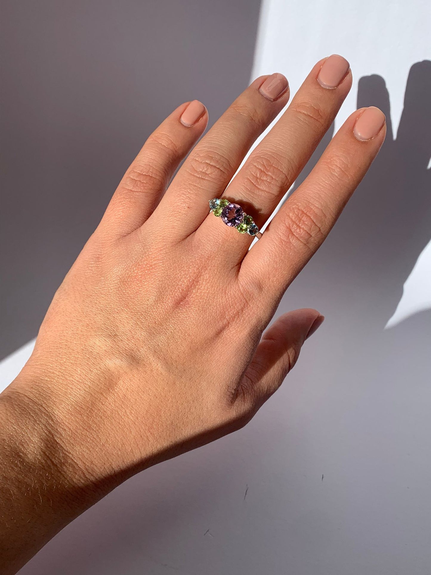 Anello in ametista, peridoto e topazio blu di argento 925 / Rilassamento ed equilibrio