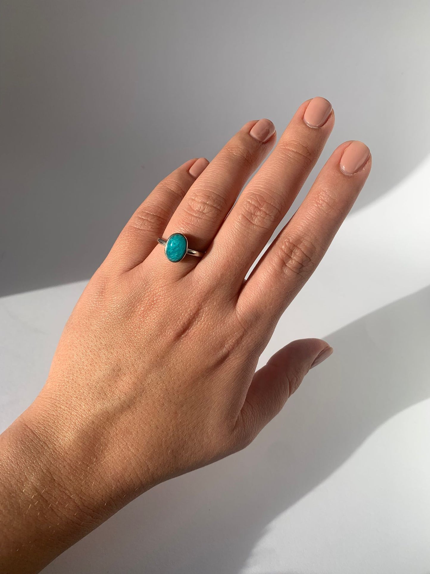 Anello regolabile in amazzonite di rame placcato argento / Equilibrio e miglioramento personale