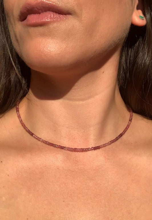 Girocollo in 44.46 carati di tormalina rosa con chiusura regolabile di argento 925 / Armonia e calma