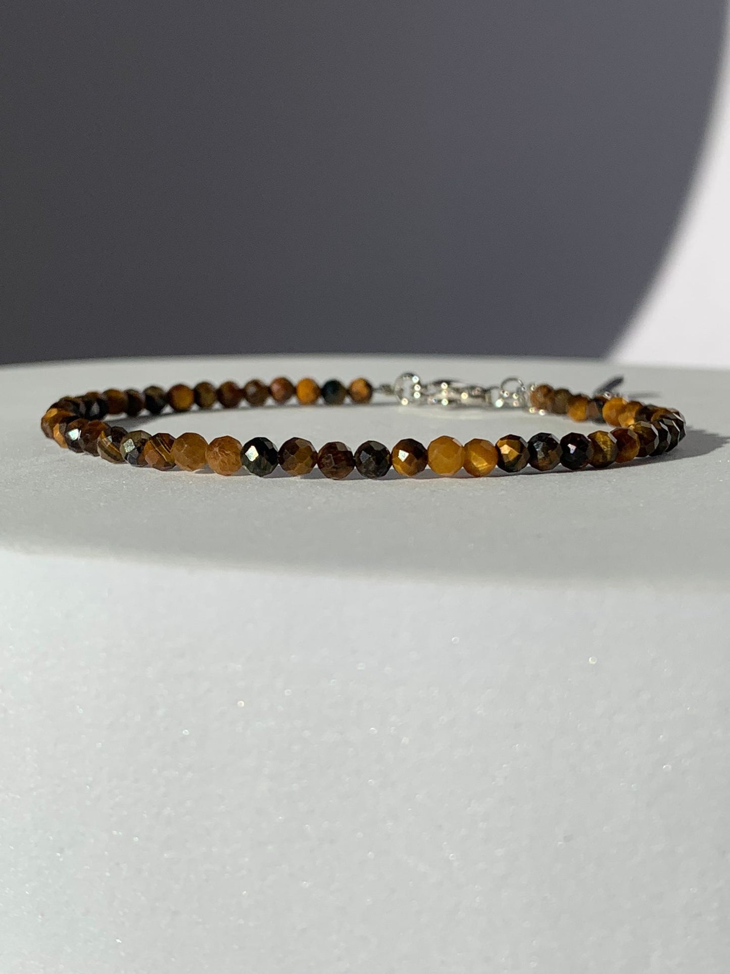 Bracciale regolabile sfaccettato in occhio di tigre / Protezione e trasformazione