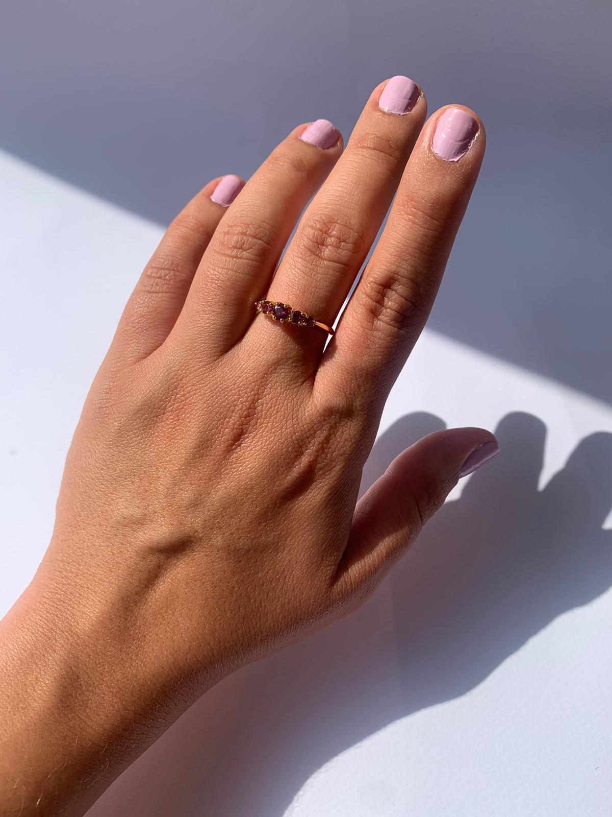 Anello regolabile in rodolite di argento 925 placcato oro / Coraggio e romanticismo