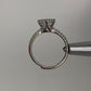 Anello regolabile taglio brillante da 2 CT di moissanite certificata su argento 925 rodiato (Colore D, Chiarezza VVS1) / Potenziale interno e prosperità